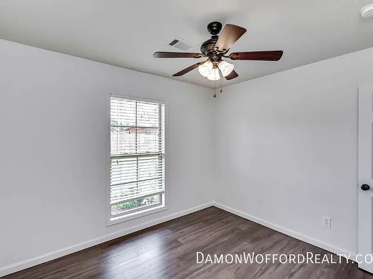 107 Emry Cv — Photo 44