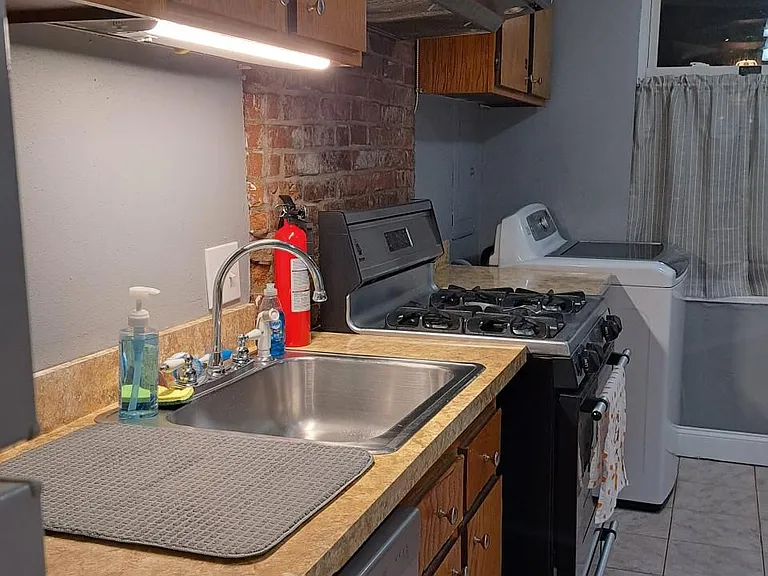 1821 S 7th St — Photo 18