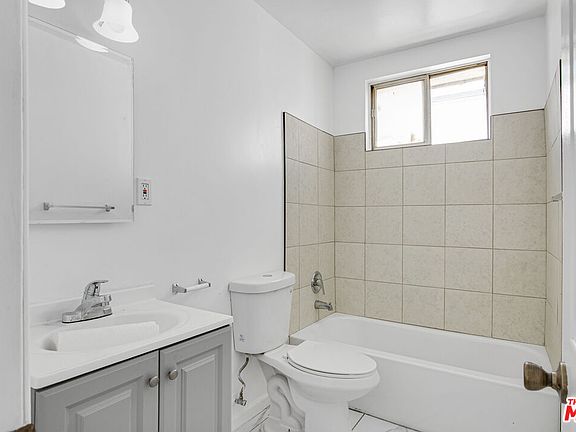 5th image of 2016 S Bedford St