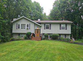 8 Kayleigh Drive, New Paltz, NY 12561