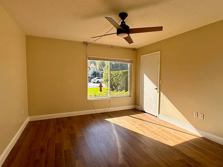815 W Boynton Beach Blvd #10-105 — Photo 10