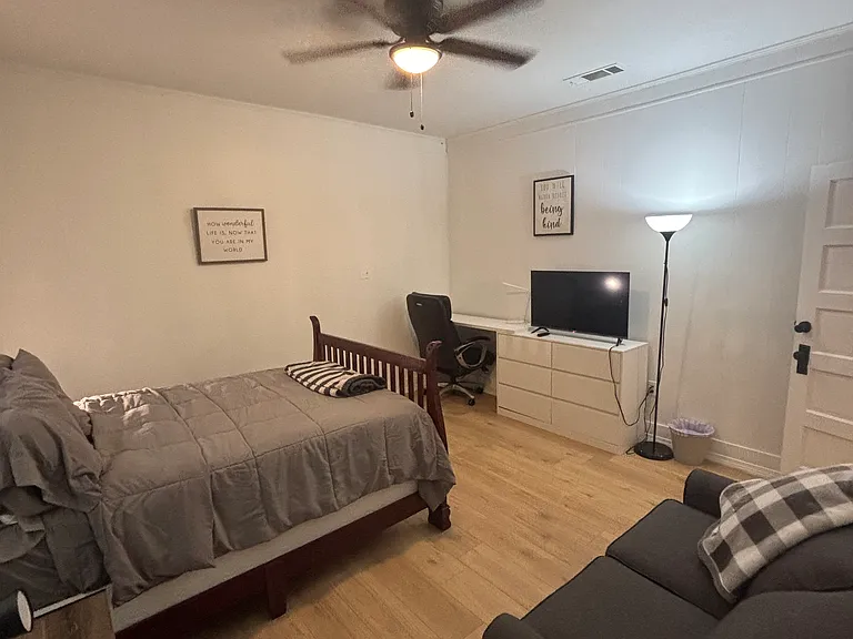 2035 Madison Ave — Photo 11