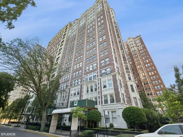 2440 N Lakeview Ave #14D, Chicago, IL 60614