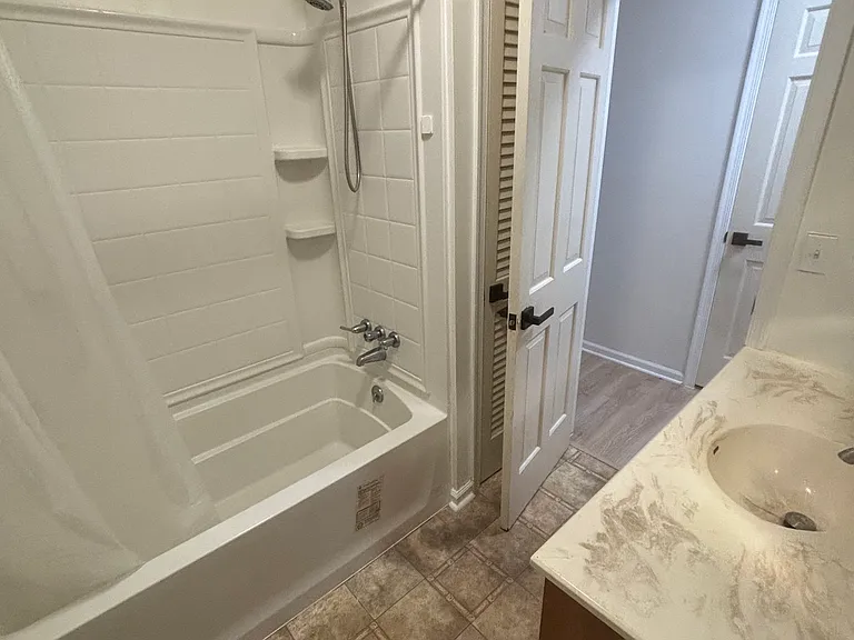 429 South Blvd — Photo 14