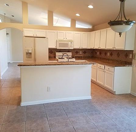 4th image of 16037 Bay Vista Dr