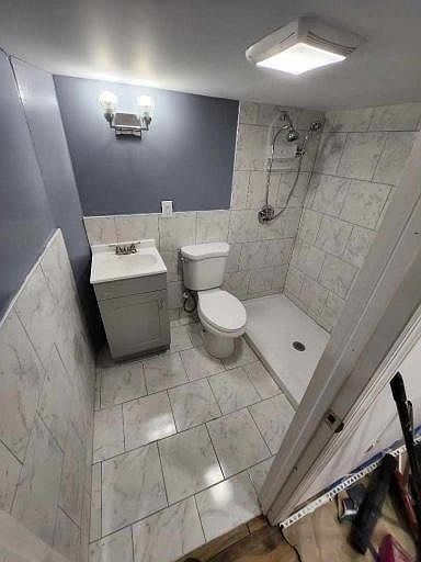 1st image of 1432 E 98th St #1