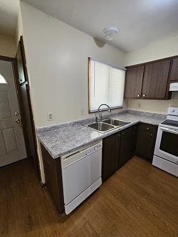 11106 W Maple Ln — Photo 27