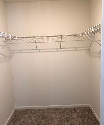 5th image of 303 Chesterfield Ct #1