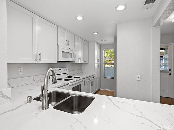 4th image of 63 Bentwood Ln #63
