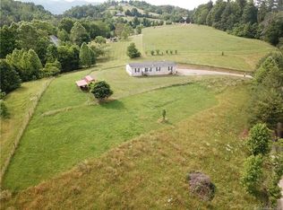 16 Knoll Top Dr, Marshall, NC 28753