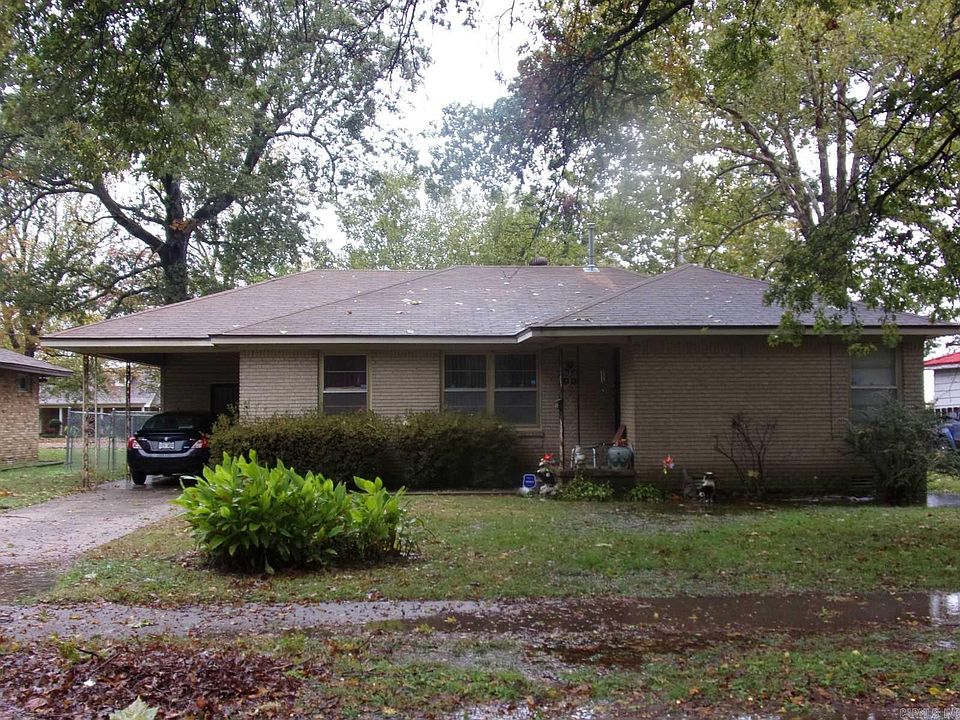1st image of 2122 N Circle Dr