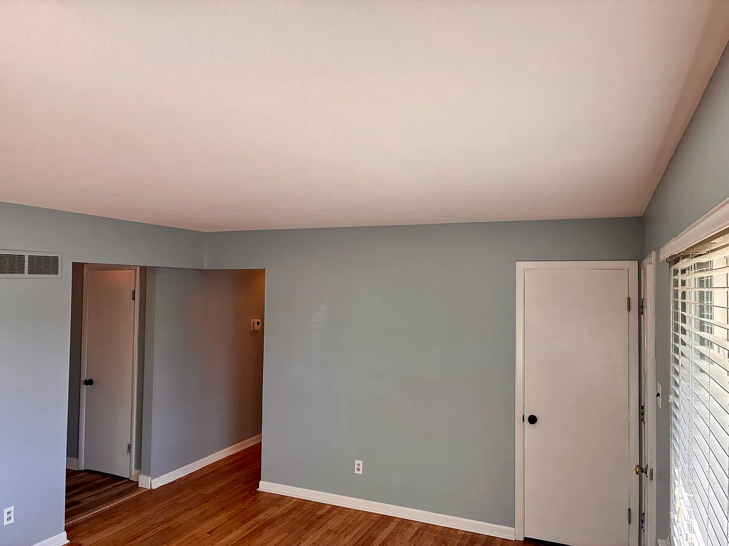 3 Bed,2 Bath,Finished Basement, Fenced Yard & Screened-In Patio! — Photo 3