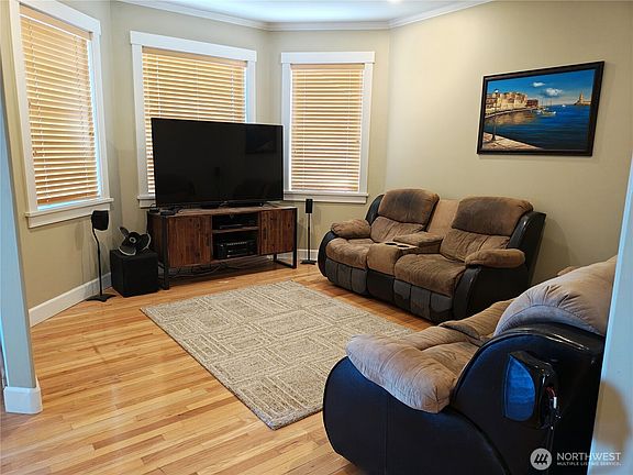 4th image of 1703 32nd Street