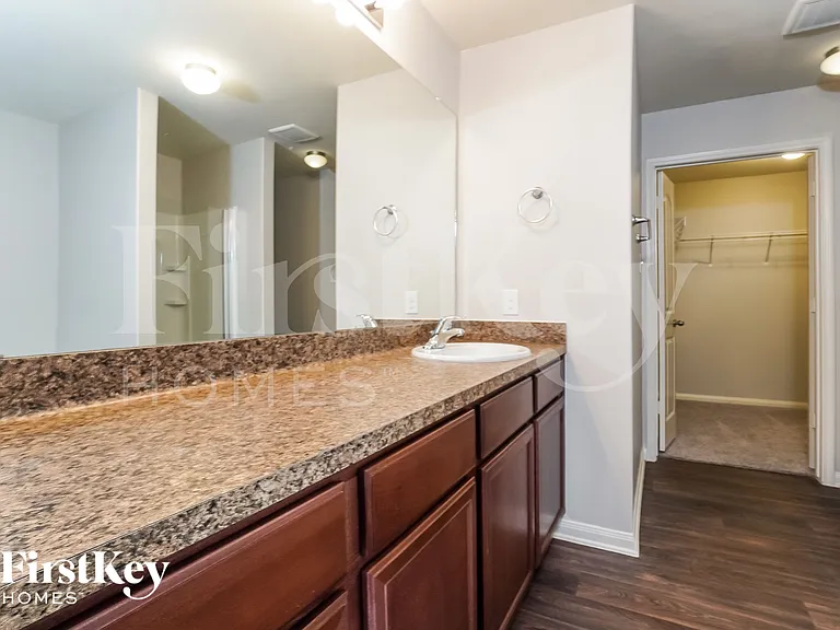 1001 Walnut Ln — Photo 11