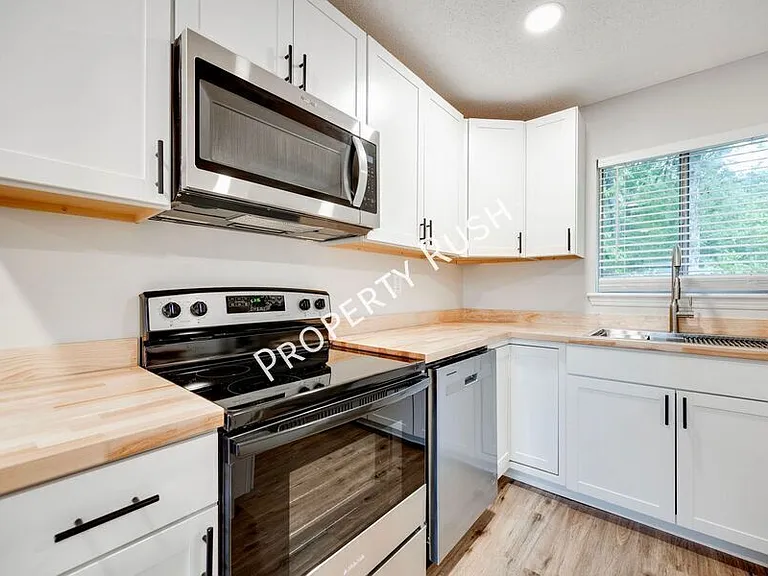 2323 Green Forest Dr #A — Photo 11