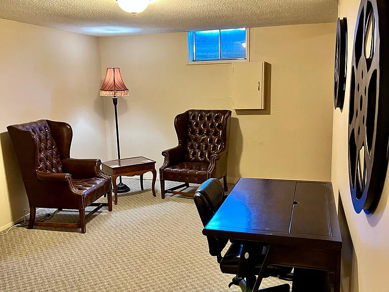 523 Garden Ct — Photo 17