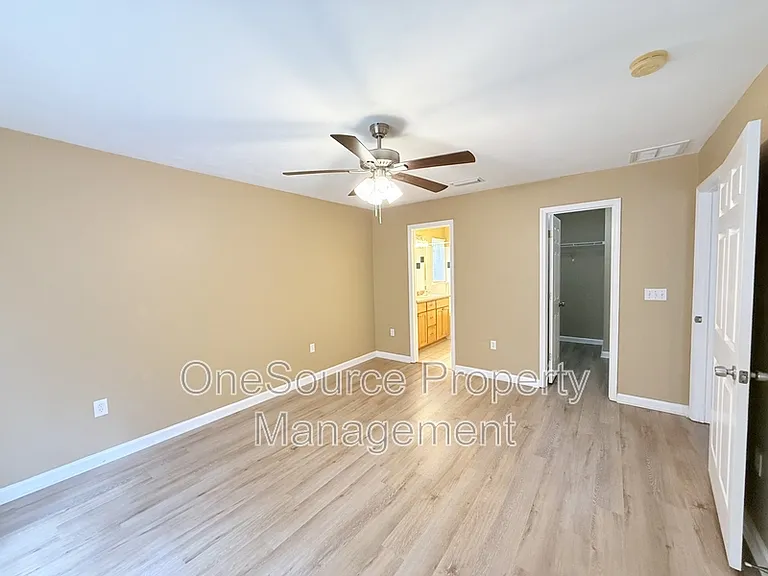 111 N Charles Willis Dr — Photo 11