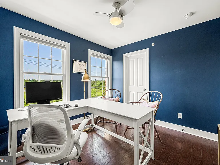 625 W Mulberry St — Photo 29