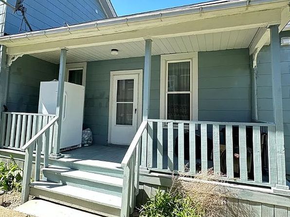 328 Eagle St