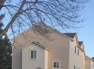 9063 Scarlet Globe Dr, Eden Prairie, MN 55347