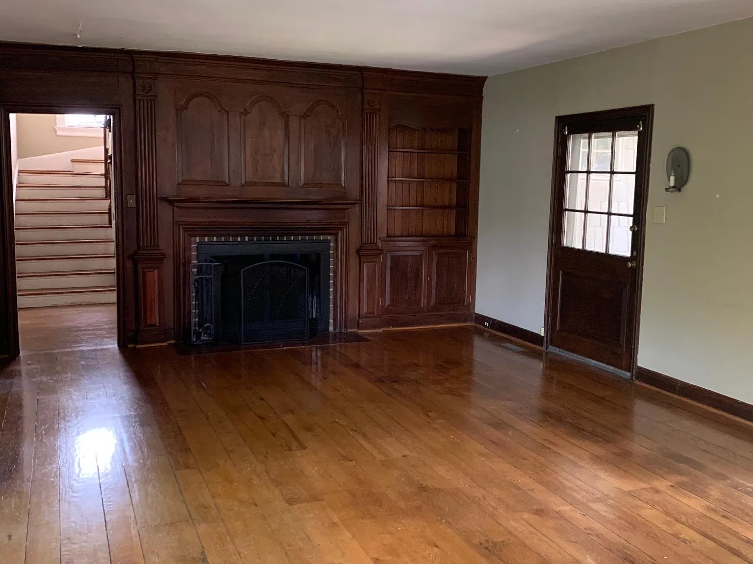 402 Oakhurst Dr — Photo 3
