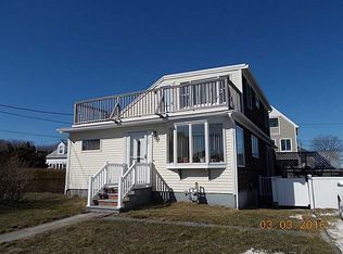 122 Seaconnet Blvd, Portsmouth, RI 02871