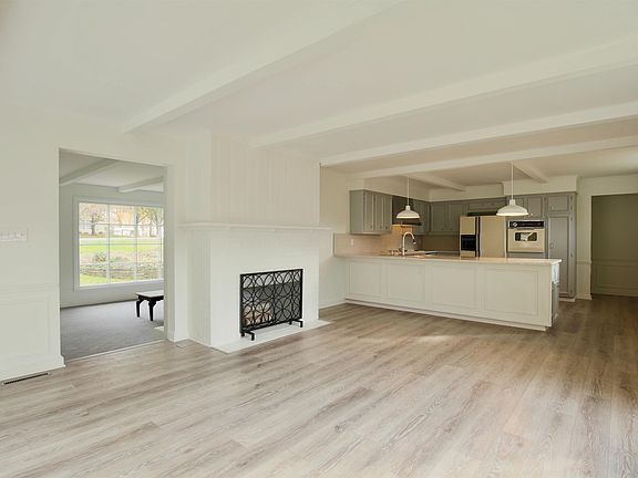5th image of 1155 Woodlane Dr NE
