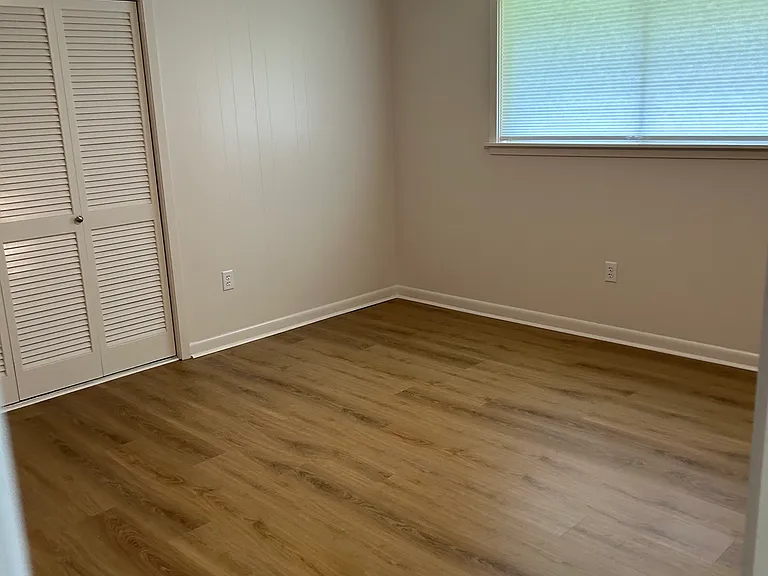 223 Stephanie Ave — Photo 26