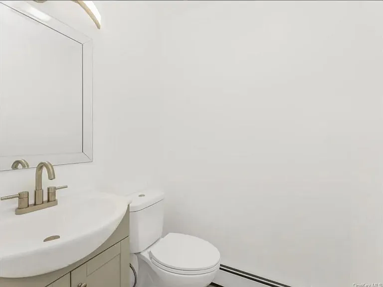 2169 Davidson Ave #B — Photo 4