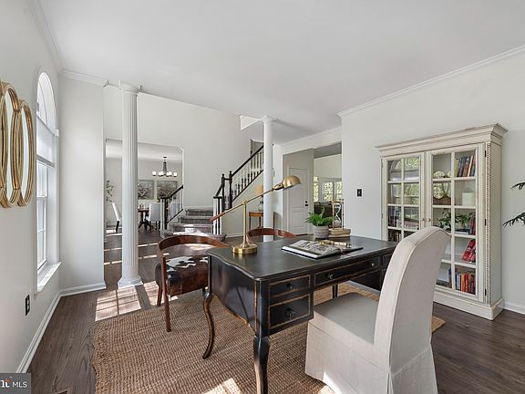 4th image of 605 Lavender Ct