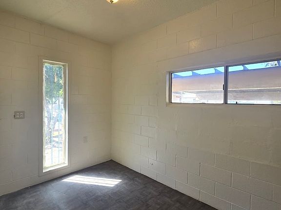 3rd image of 39 E Tuolumne St