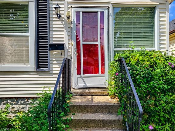 4th image of 224 E 8th St