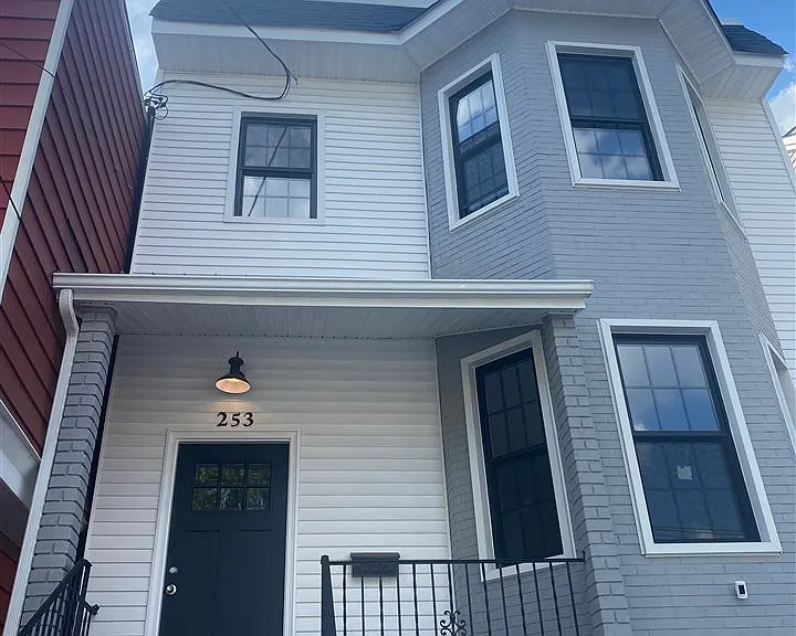 253 Hancock Ave #2 — Photo 37