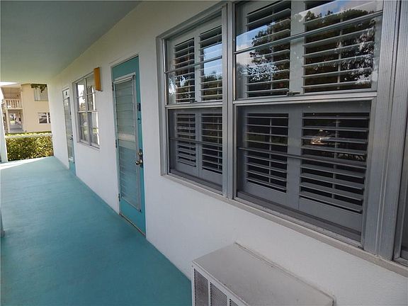 3rd image of 42 Ventnor C #42