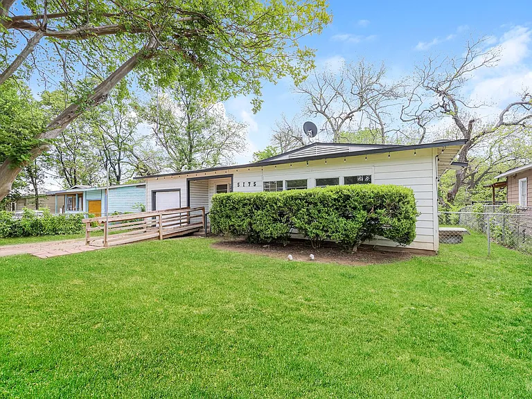 5175 Cardiff St — Photo 3