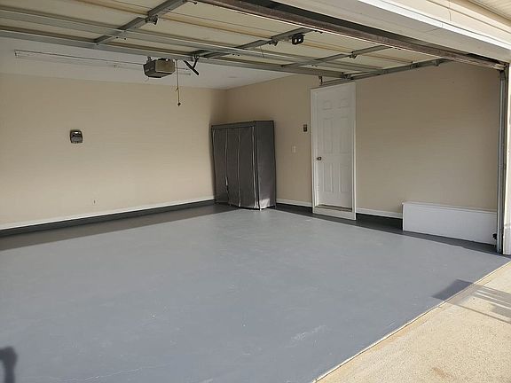 4th image of 3850 Walters Park Dr