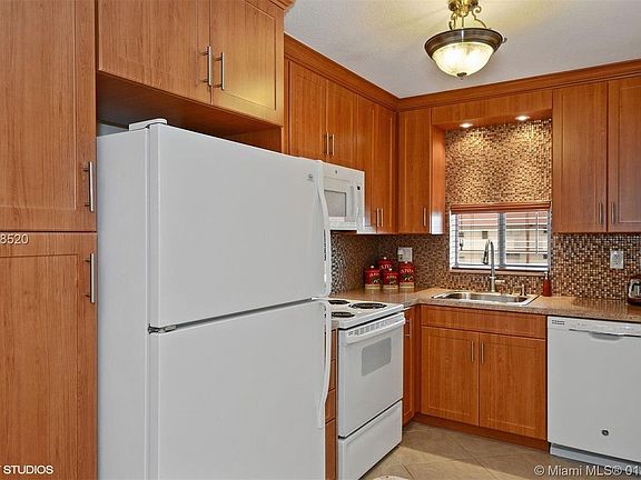 4th image of 711 S Hollybrook Dr APT 308