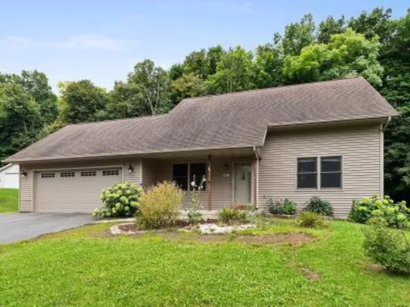 W5661 Summit Woods LANE, Plymouth, WI 53073