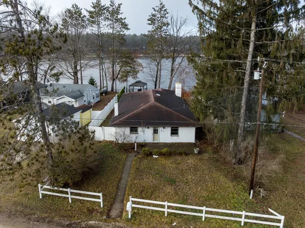 11103 Birchpark Dr, Stanwood, MI 49346