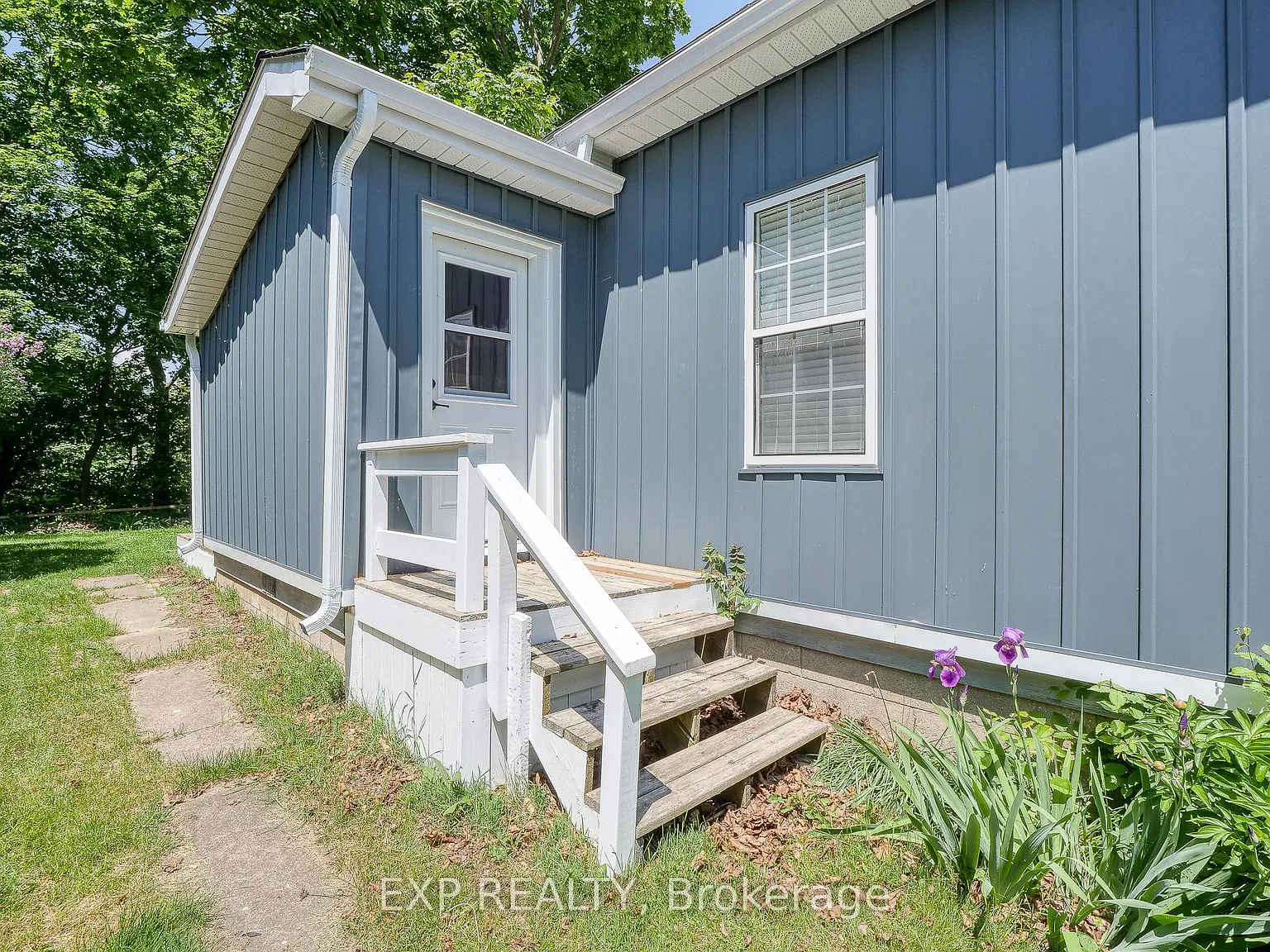 3 bed, $2,100 — Photo 2