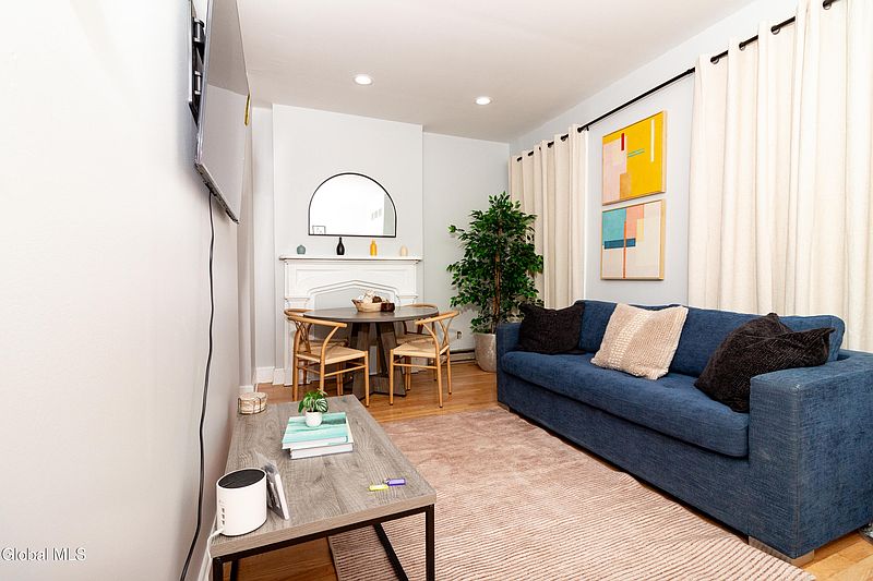 3rd image of 43 Myrtle Avenue
