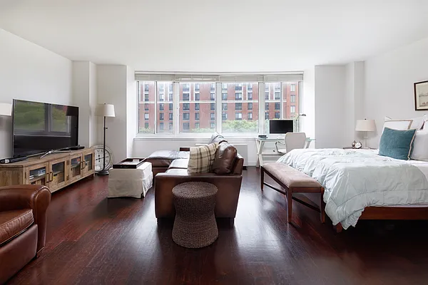 Rented by Compass | media 30