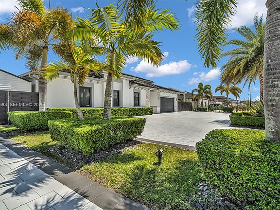 4th image of 21301 SW 132nd Ct