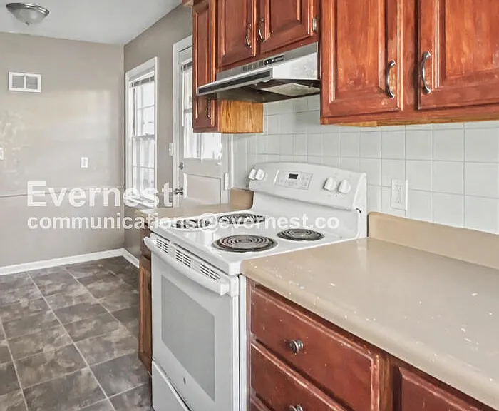 7316 Paseo Blvd — Photo 3