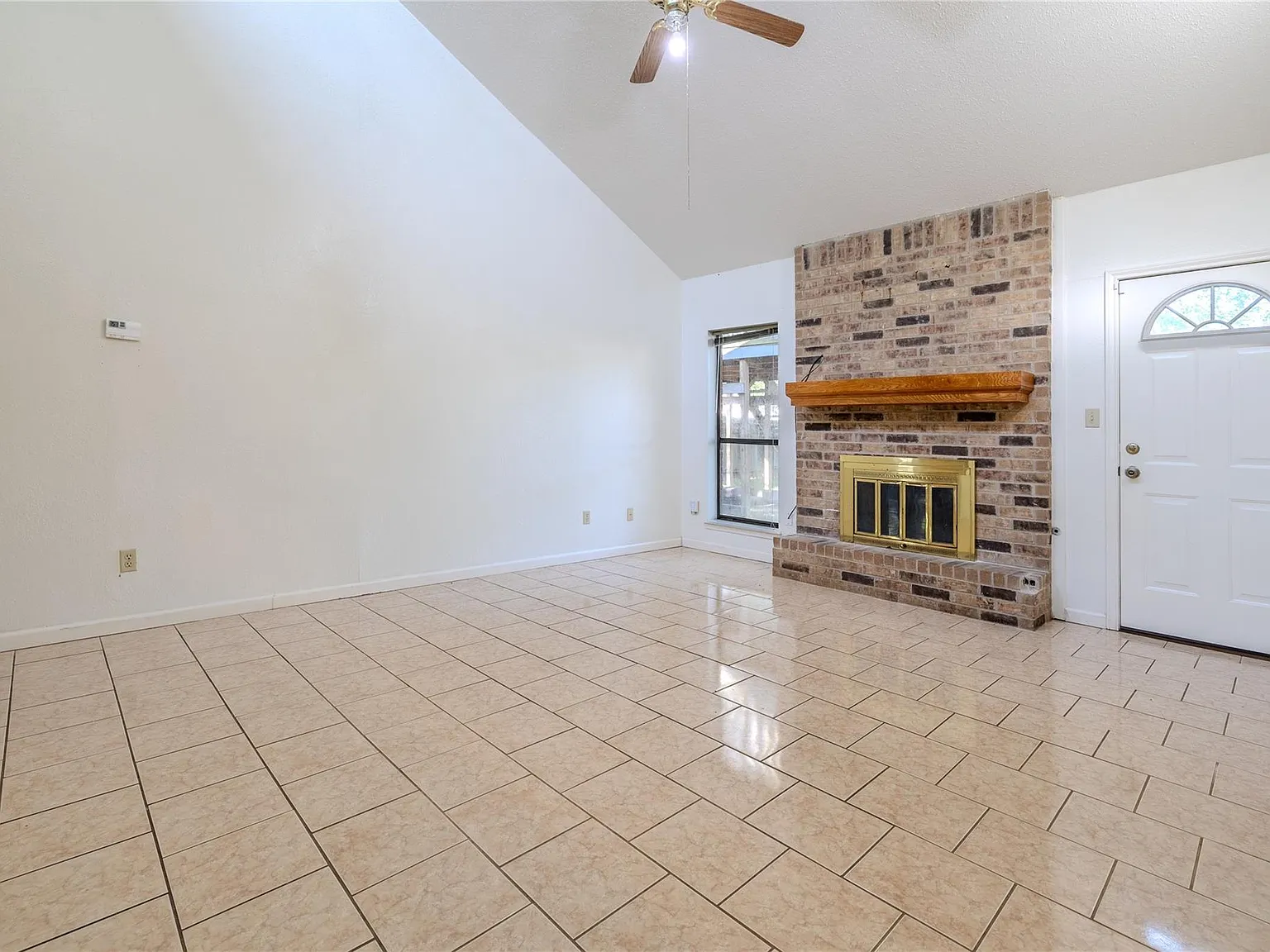 3 bed, 2.0 bath, 1280 sqft, $1,625 — Photo 3