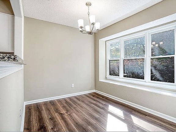 4th image of 6191 Barcelona Dr