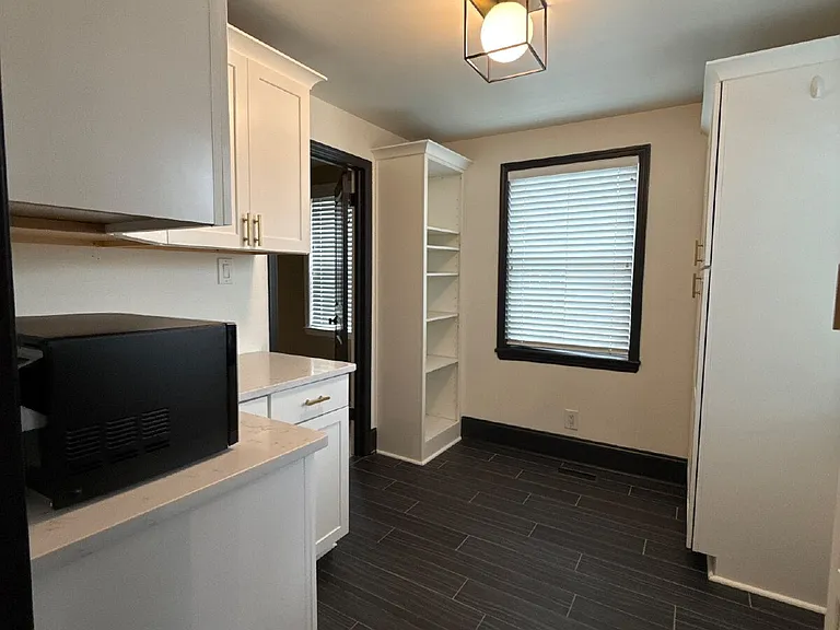 2512 Pansy St SW — Photo 9