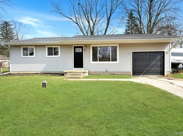 9158 N Bray Rd, Clio, MI 48420