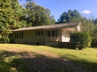12 Fox Ridge Dr, Hendersonville, NC 28739