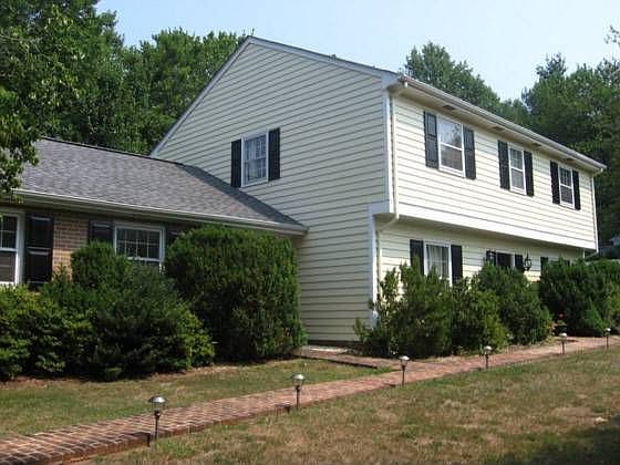 1st image of 2705 Huntington Rd